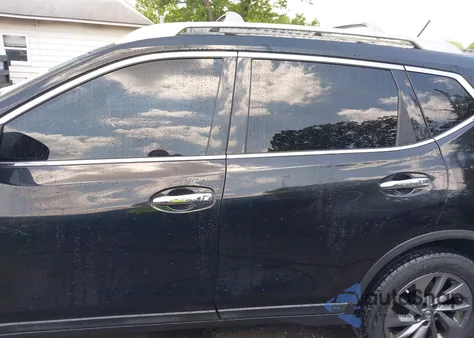 2016 Nissan Rogue Sl z USA, uszkodzony, nr VIN 5N1AT2MV2GC776566